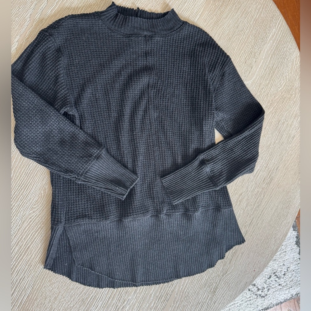 T.La Gray Thermal oversized light weight sweater, Medium